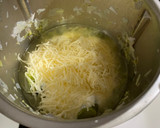 Foto del paso 3 de la receta: Crema de brócoli y queso en thermomix