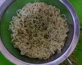 Foto langkah ke 2 dari resep 251. Mie Keranjang Sederhana.