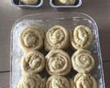 Foto langkah ke 7 dari resep Cheesy garlic roll bread.