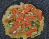 Foto langkah ke 2 dari resep Korean Tortilla Egg Sandwich.