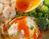A picture of step 4 of Broccoli & Shrimp Noodle Soup.