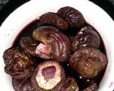 Foto del paso 1 de la receta: Fideos caseros con salsa de hongos secos y pollo al vino tinto
