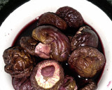 Foto del paso 1 de la receta: Fideos caseros con salsa de hongos secos y pollo al vino tinto