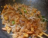 Foto langkah ke 3 dari resep Pad Thai (Authentic).