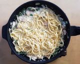 Foto langkah ke 6 dari resep Creamy Chicken Spinach Fettuccine.