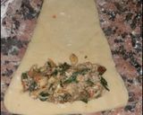 A picture of step 7 of Stuffed crescent rolls.