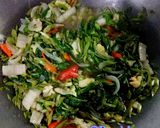 Foto langkah ke 7 dari resep Tumis kangkung & tahu tempe goreng.