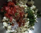 A picture of step 3 of Cheese Schezwan popcorn bhel.