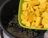 सिम्पल पंपकिन सूप -लाल भोपळ्याचे सूप (lal bhopla soup recipe in marathi) रेसिपी स्टेप 3 फोटो