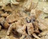 Foto del paso 5 de la receta: Lomo al strogonoff acompañado de arroz blanco