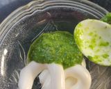 A picture of step 1 of Green mayonnaise.