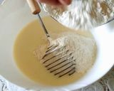 Фото кроку 3 до 🍰 Супер кекс на кефире с ягодами. Сочный, влажный, удачное тесто! Без миксера!.