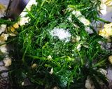 Foto langkah ke 4 dari resep Orak Arik Telur dan Daun Adas.