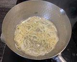 A picture of step 3 of Gyudon (beef and rice bowl).