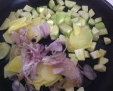 Foto del passaggio 1 della ricetta Gnocchetti di patate con crema di zucchine e gamberi argentini