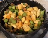 Une image de l'étape 6 de Compote de pommes et rhubarbe du jardin.