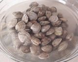 Foto del paso 1 de la receta: Merluza en salsa de vino dulce