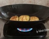 Foto langkah ke 2 dari resep Terong Rebon Balado.