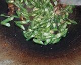 Foto langkah ke 4 dari resep 57. Oseng Kacang + Jamur Kuping.