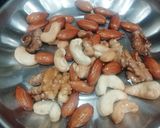 A picture of step 2 of Instant Carrot Halwa.