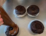 A picture of step 4 of Chocolate Biscoff Cupcakes.