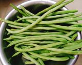 Hình bước làm 1 của món Đậu tây xào thịt bằm
