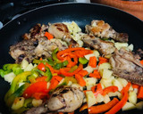 Foto del paso 4 de la receta: Pollo a la jardinera