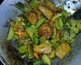 Foto langkah ke 3 dari resep Tuna tumis rawit.