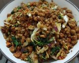 Foto langkah ke 2 dari resep 7. Tumis Oncom Pedas Manis.
