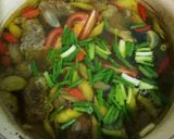 Foto langkah ke 4 dari resep Asem Asem Daging dan Tulangan Sapi.
