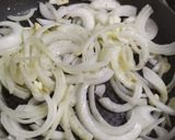 Foto del paso 2 de la receta: Sangre encebollada con huevo