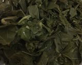 Foto langkah ke 1 dari resep Sayur bobor daun singkong tahu.