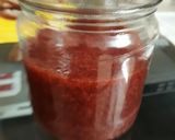 A picture of step 4 of Strawberries and chia seed jam.