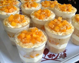 Gambar langkah 6 resipi Mango Float.