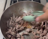 Foto del paso 3 de la receta: Huevos Revueltos, Bistec y Frijoles Negros Refritos
