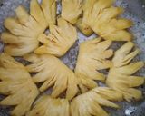 A picture of step 2 of Suji pineapple cake.