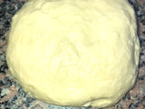 Pan dulce trenzado, con semillas de sésamo