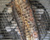 A picture of step 3 of Rooibos smoked snoek with a BBQ apricot glaze.