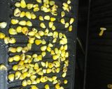 A picture of step 4 of Grilled mushrooms and corn parcels.