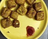 A picture of step 6 of Paneer pakoda.