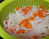 Foto del paso 4 de la receta: Rodaballo empanado (sin huevo) con verduras en vinagre