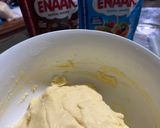 Foto langkah ke 2 dari resep Kue semprit susu.