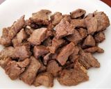 Foto del paso 3 de la receta: Wok de carne con ananá y cilantro