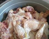 Foto langkah ke 1 dari resep Ayam kampung Kuah kuning.