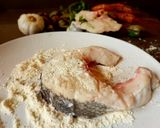 Foto del paso 1 de la receta Merluza con almejas y gambones en salsa verde