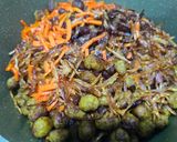 صورة لخطوة 9 من وصفة الأرز بالجزر وكرات اللحم