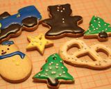A picture of step 6 of Christmas Ornament Spice Cookies.