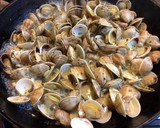 Foto del paso 1 de la receta: Almejas en salsa