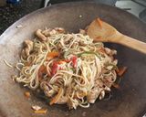 Foto del paso 5 de la receta: Verduras y fideos al wok