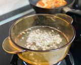 Hình bước làm 2 của món Canh Cải Kale Nấu Thịt Bằm